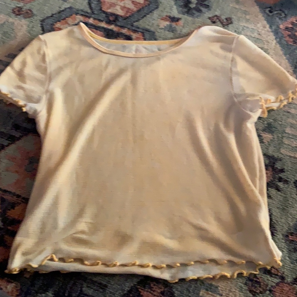 Medium crop top yellow shirt American eagle